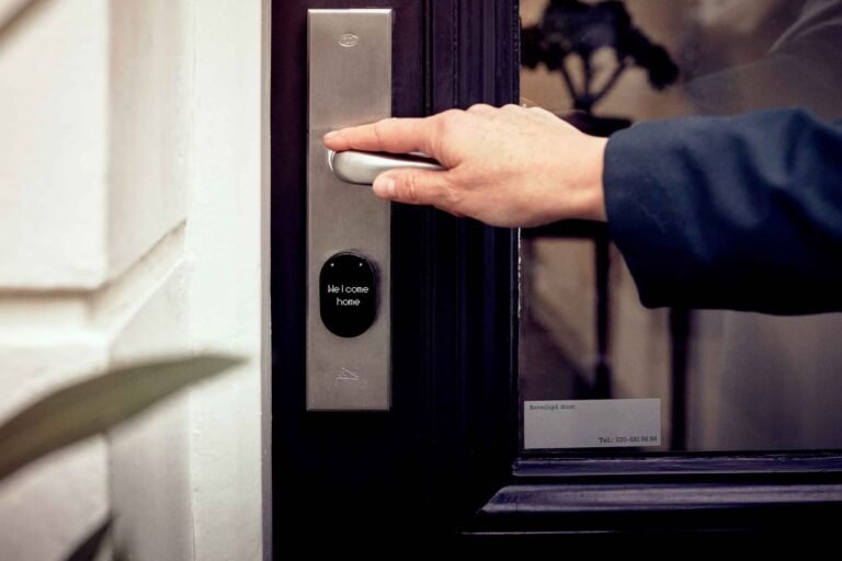 Hoe beveiligt u uw woning als senior tegen inbraak?