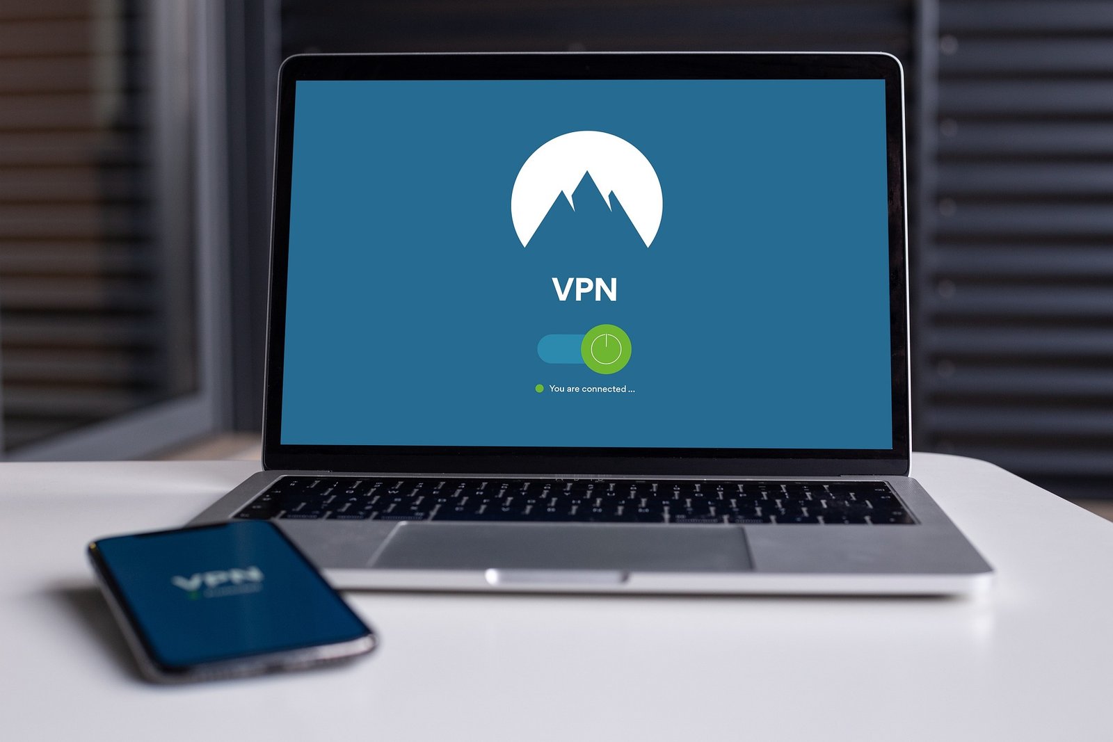 Kun je met een VPN in het buitenland gewoon naar de Nederlandse tv-zenders en NPO Start kijken